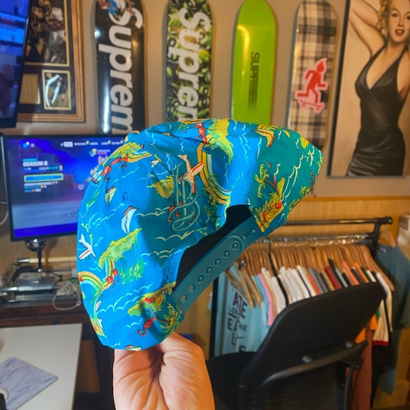 All over graphic, tropical hat - Picture 5 of 5